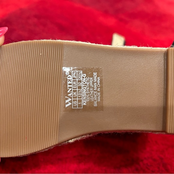 Cute girl's shoes - Picture 3 of 5